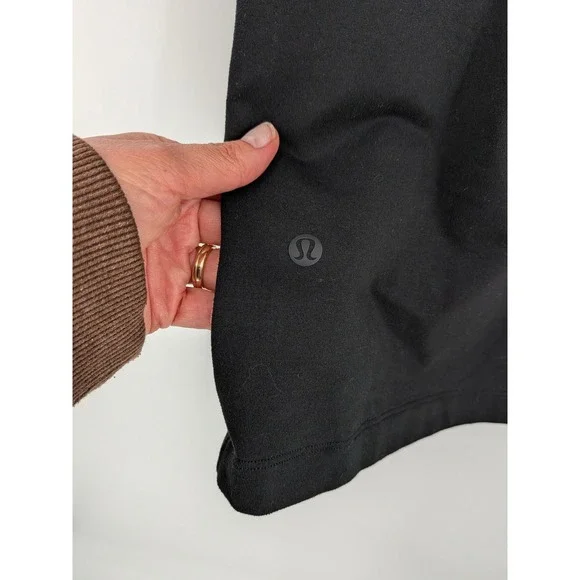 Lululemon T-Shirt Women Medium Black Short Sleeve Athletic Activewear Athleisure - Picture 3 of 7